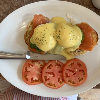 Sammy's Family Restaurant - Egg Benedict. - Breakfast & Brunch Near Me - Hamilton, Ontario