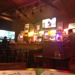 Let's Burger - Lugar incrível para os fã dos anos 80! Decoração perfeita
