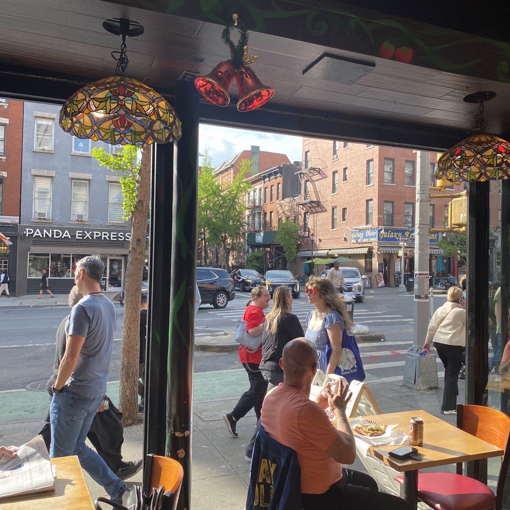 iPizzaNY - Seating - Pizza Near Me - New York, New York iPizzaNY - Seating - Pizza Near Me - New York, New York