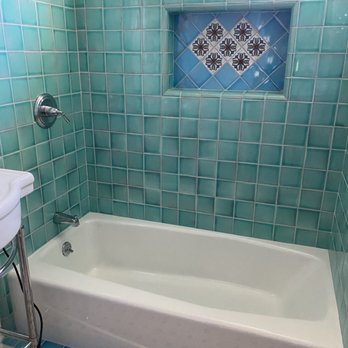 Mike Reed Tile - Beautiful art tile in small bathroom with shower box for the ages! - Tiling Near Me - Tarzana, California Mike Reed Tile - Beautiful art tile in small bathroom with shower box for the ages! - Tiling Near Me - Tarzana, California