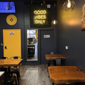Yellow Button Cafe - Coffee & Tea Near Me - Los Angeles, California