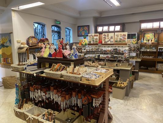 Balikbayan Handicrafts by null