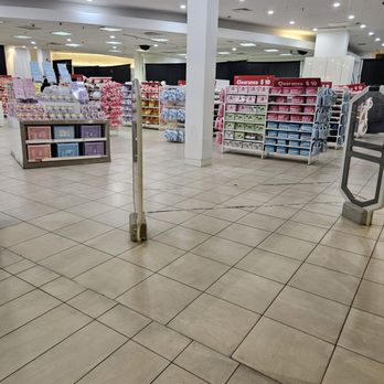 Miniso - Inside the store - Toy Stores Near Me - Burbank, California Miniso - Inside the store - Toy Stores Near Me - Burbank, California