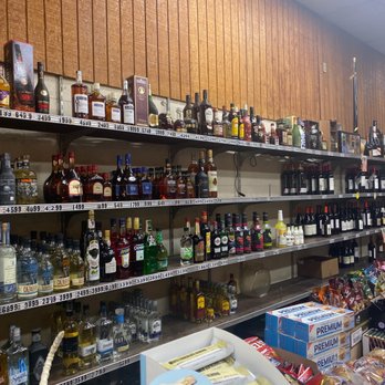 Trading Post Liquor Mart - shelves of liquor in a store - Beer, Wine & Spirits Near Me - Venice, California Trading Post Liquor Mart - shelves of liquor in a store - Beer, Wine & Spirits Near Me - Venice, California