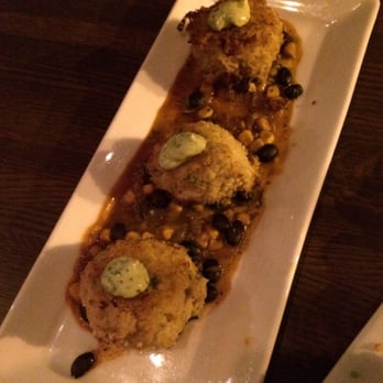 Max's Trumbull Kitchen - Crab cakes - New American Near Me - Hartford, Connecticut