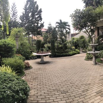 Concha's Garden Cafe - Filipino Near Me - Tagaytay City, CAV