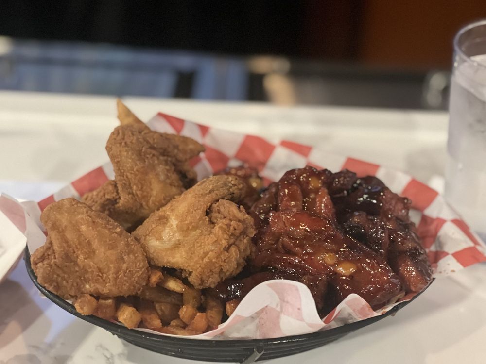 Social spots from Wilma's Famous BBQ & Tavern