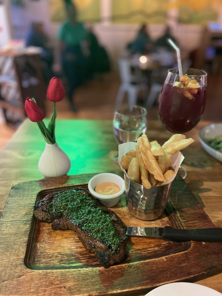 Alma Bistro