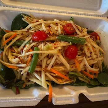 Smiling Banana Leaf - Som Tom Salad. - Thai Near Me - Pittsburgh, Pennsylvania