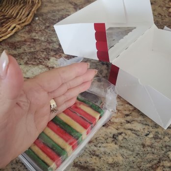 Carlo's Bakery - Cookies - Bakeries Near Me - Hoboken, New Jersey