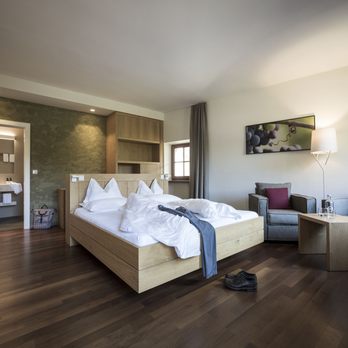 Tenuta Vinicola Stroblhof - room - Wineries Near Me - Appiano, BZ Tenuta Vinicola Stroblhof - room - Wineries Near Me - Appiano, BZ
