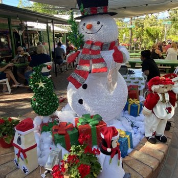 The Chattaway - Extra charm during the holidays - American Near Me - Saint Petersburg, Florida The Chattaway - Extra charm during the holidays - American Near Me - Saint Petersburg, Florida
