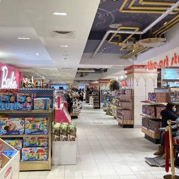FAO Schwarz - 10/28/21 You are there! - Toy Stores Near Me - New York, New York