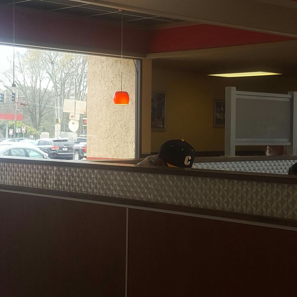 Hardee's - As you can tell they were not busy on the inside. - Fast Food Near Me - Commerce, Georgia Hardee's - As you can tell they were not busy on the inside. - Fast Food Near Me - Commerce, Georgia