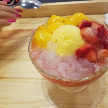Mango Mango Dessert - Employees here have to be as tough as Nails. I'm berry sorry about all these bad jokes. - Desserts Near Me - Plano, Texas