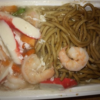 Jade Dragon - Shrimp w/ lobster sauce & lo mein - Chinese Near Me - Akron, Ohio Jade Dragon - Shrimp w/ lobster sauce & lo mein - Chinese Near Me - Akron, Ohio