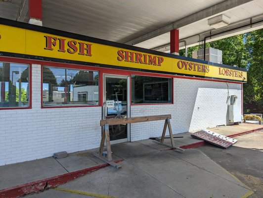 Richard's Fish & Crabs by null