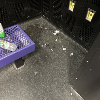 Planet Fitness - Women's locker room - Gyms Near Me - Guilford, Connecticut
