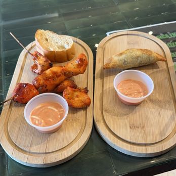 Marimba Cafe - Pinchos de pollo, pastelito - Cafes Near Me - Hackensack, New Jersey