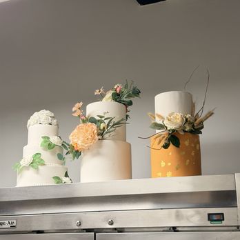 Mahiwaga Bakery - Bakeries Near Me - Chantilly, Virginia