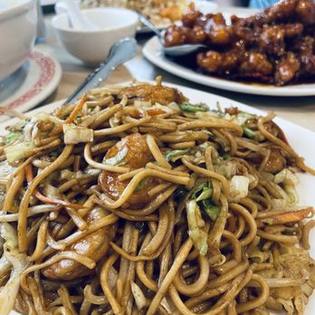 Lee's Chinese Food - Shrimp chow mein - Szechuan Near Me - Ventura, California