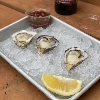 MARKET Seafood Eatery - Oysters (kusshi) - Seafood Near Me - Edmonds, Washington