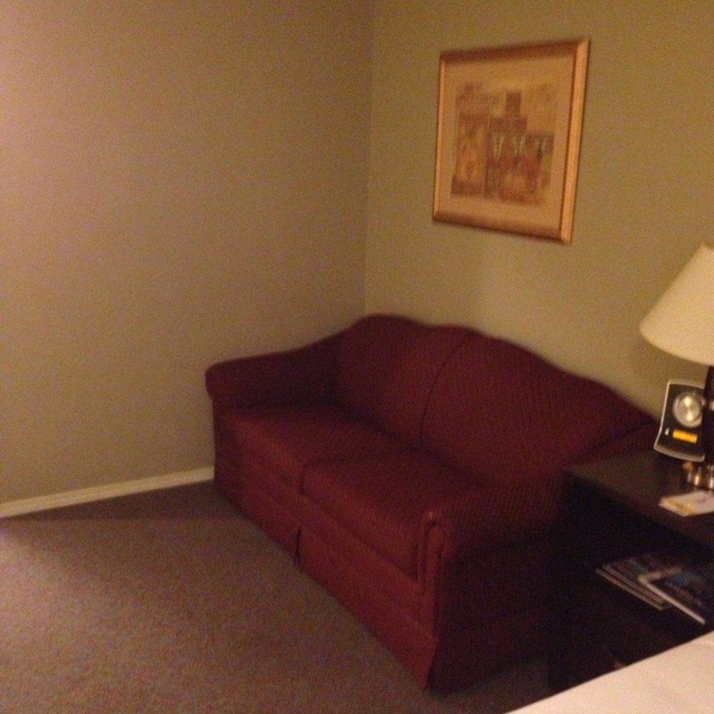 Days Inn by Wyndham - Well used sofa bed room 111 - Hotels Near Me - Kelowna, British Columbia