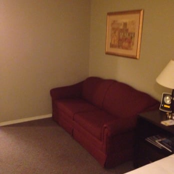 Days Inn by Wyndham - Well used sofa bed room 111 - Hotels Near Me - Kelowna, British Columbia Days Inn by Wyndham - Well used sofa bed room 111 - Hotels Near Me - Kelowna, British Columbia
