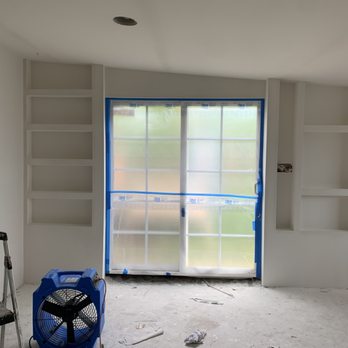 Hawaiis Correct Construction - an empty room with a fan - General Contractors Near Me - Kalaheo, Hawaii Hawaiis Correct Construction - an empty room with a fan - General Contractors Near Me - Kalaheo, Hawaii