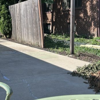 Clippers Edge - Fence panels completely missing after wind storm. Dogs running loose through neighborhood. - Pet Sitting Near Me - Glenview, Illinois Clippers Edge - Fence panels completely missing after wind storm. Dogs running loose through neighborhood. - Pet Sitting Near Me - Glenview, Illinois