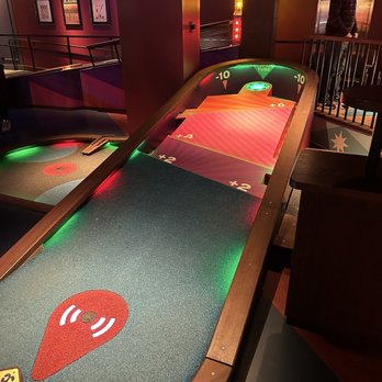 Puttshack - Philadelphia - Mini Golf Near Me - Philadelphia, Pennsylvania