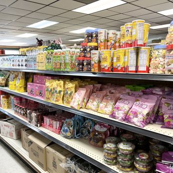 Binh Tay Oriental Market - Groceries shelves - International Grocery Near Me - Springfield, Missouri Binh Tay Oriental Market - Groceries shelves - International Grocery Near Me - Springfield, Missouri