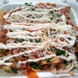 Carnitas Nachos with everything (except beans) Carnitas Nachos with everything (except beans)