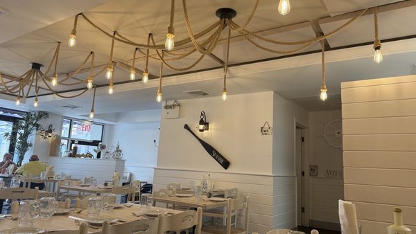 Telly's Taverna by null