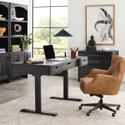 Cardi's Furniture & Mattresses