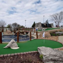 World of Golf - Outdoors mini golf.