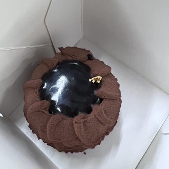 Lysee - Very chocolate cake - Desserts Near Me - New York, New York Lysee - Very chocolate cake - Desserts Near Me - New York, New York