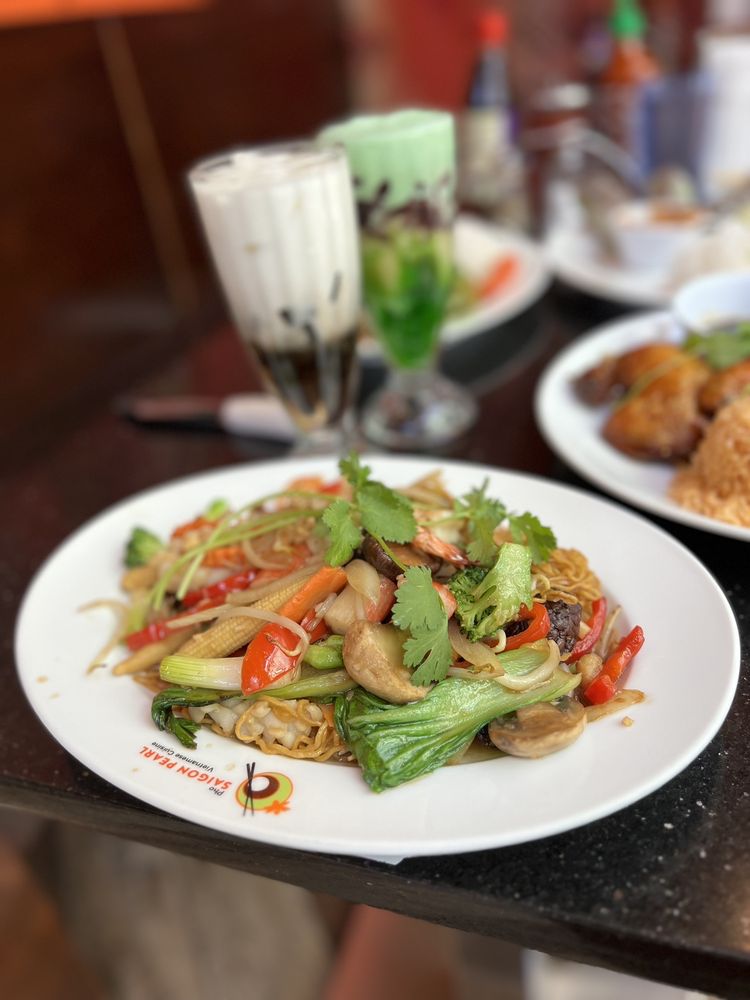 Pho Saigon Pearl