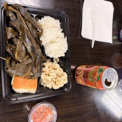 2 Scoops of Aloha LV - Plumeria plate - Lau Lau with 2 scoops rice 1scoop Mac salad and lomi lomi. Oh and Hawaiian sweet roll. Ono!