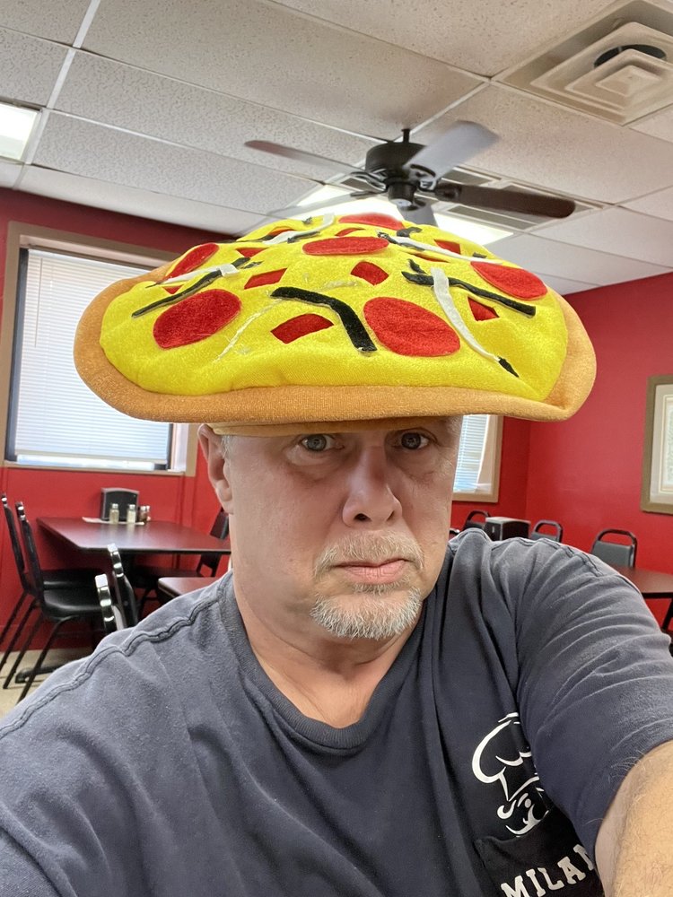 Milano's Pizza Logo
