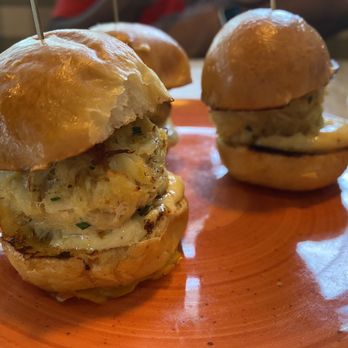 Barrel & Bushel - Bars Near Me - Tysons Corner, Virginia