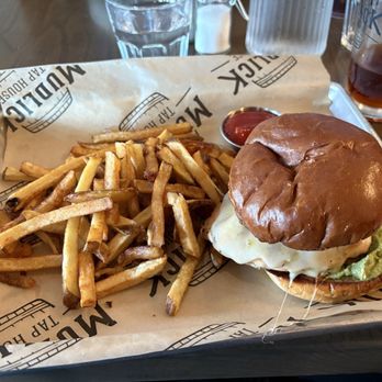 Mudlick Tap House - Chicken Avo sandwich with fries - Gastropubs Near Me - Centerville, Ohio