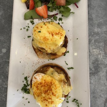 La Grande Martier - Crab cake Benedict excellent - New American Near Me - Stuart, Florida La Grande Martier - Crab cake Benedict excellent - New American Near Me - Stuart, Florida