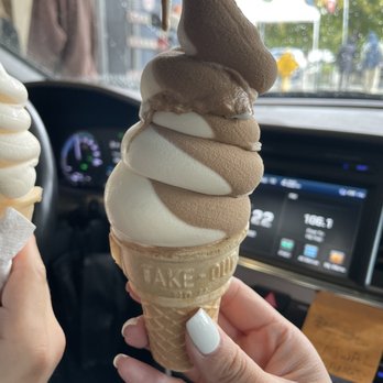 Meadowlark Dairy - Sea salted caramel - Ice Cream & Frozen Yogurt Near Me - Pleasanton, California Meadowlark Dairy - Sea salted caramel - Ice Cream & Frozen Yogurt Near Me - Pleasanton, California