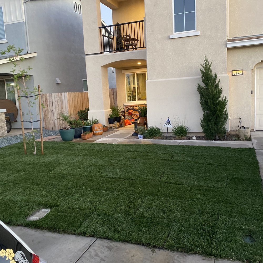 C & J Landscape Service - Front lawn. - Landscaping Near Me C & J Landscape Service - Front lawn. - Landscaping Near Me