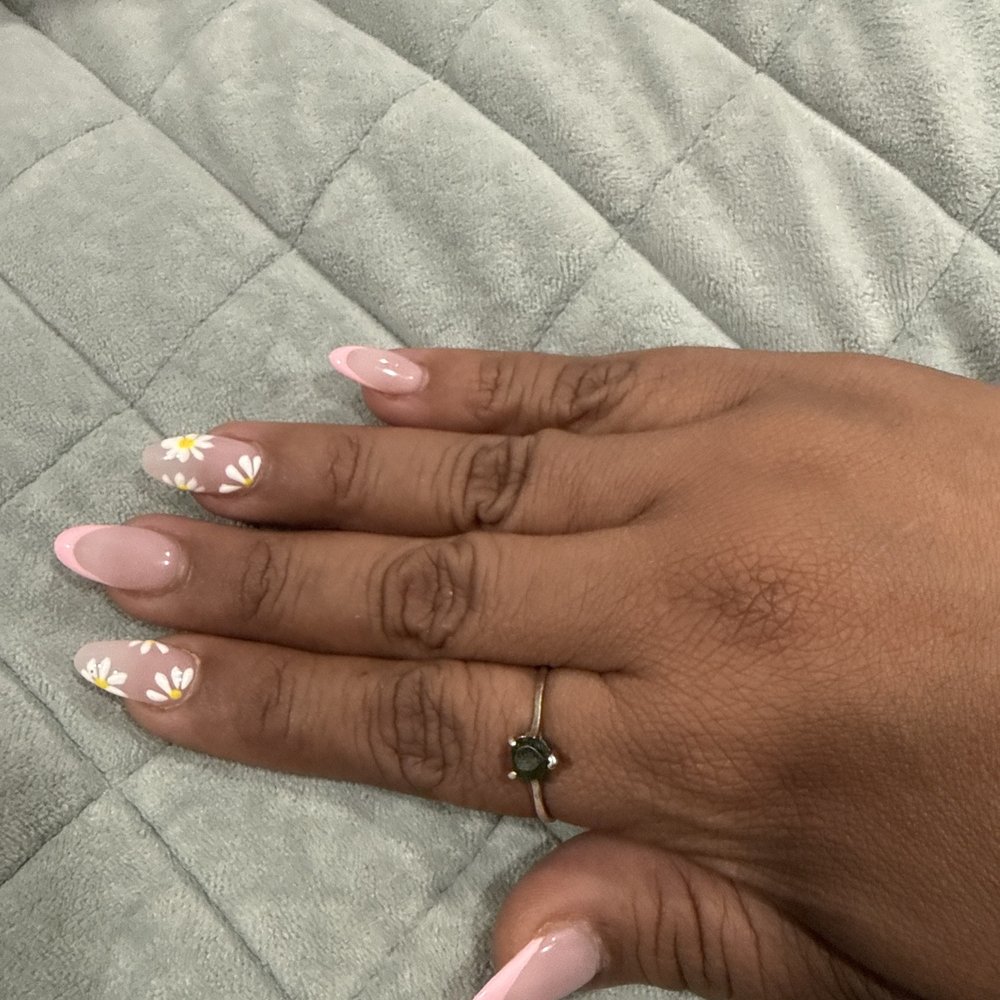 Nailacious - Almond tip with daisy's and pink tips - Nail Salons Near Me - Hawthorne, California Nailacious - Almond tip with daisy's and pink tips - Nail Salons Near Me - Hawthorne, California