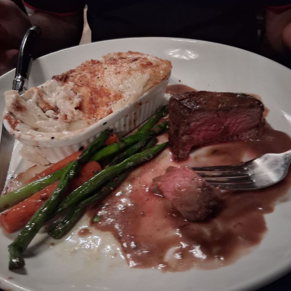 Pavée de Boeuf cooked to perfection. So yummy Pavée de Boeuf cooked to perfection. So yummy