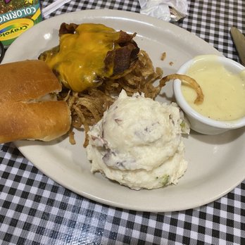 Rath's Cafe - Cafes Near Me - Aurora, Nebraska