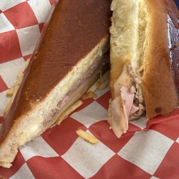 Cubaneo - Cubano - Cuban Near Me - Chicago, Illinois