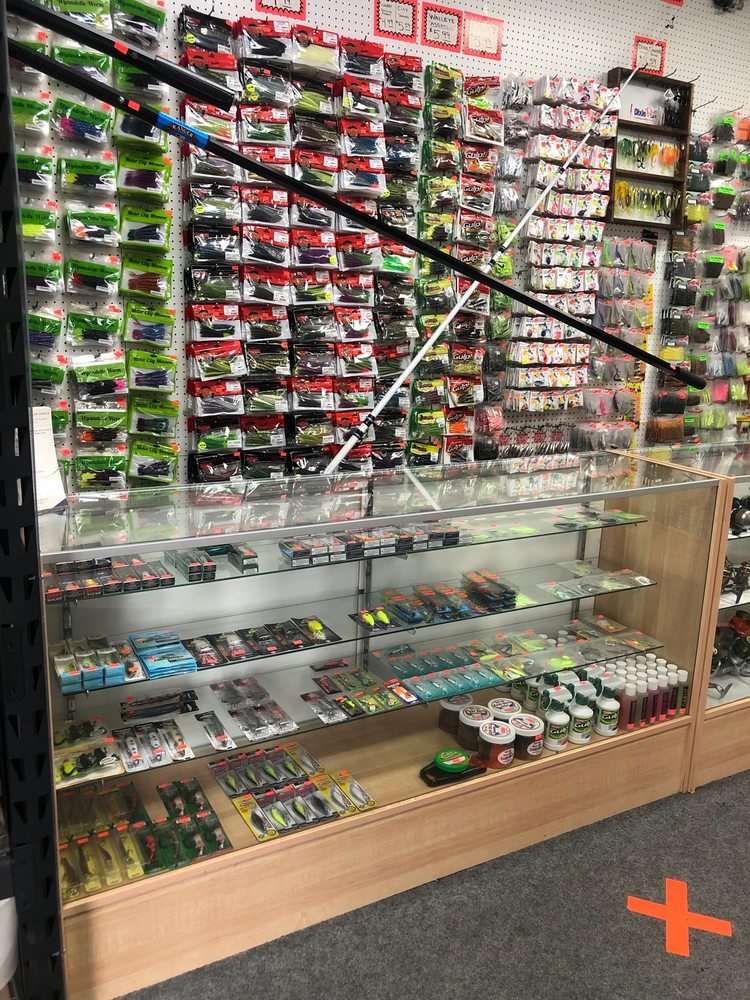 BIG MOE’S BAIT & TACKLE Updated September 2024 6440 E Jefferson Ave